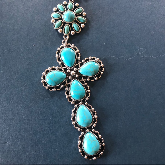 🦋🦋🦋 Faux Turquoise Cross Necklace 🦋🦋🦋 - Picture 7 of 12